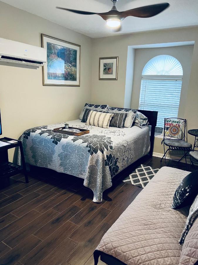 Ruskin Fl Private 2 Bdrm 1 Bath Suite Common Areas Shared With Host And Cat Exterior foto